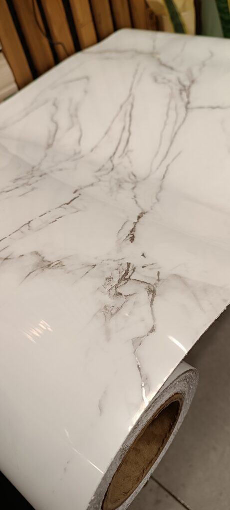 برچسب کاشی و سرامیک بین کابینت و حمام و سرویس حتی کف